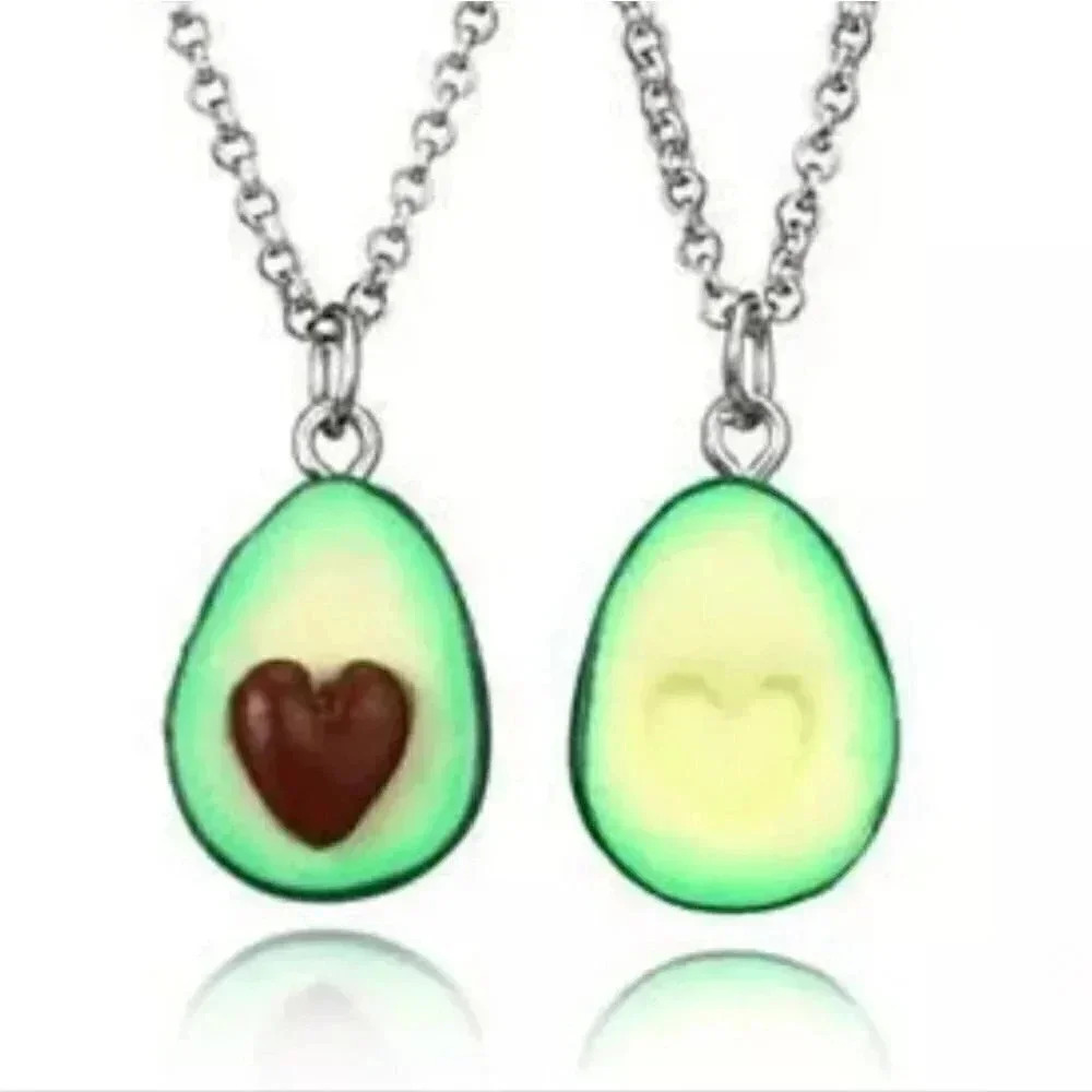 Avacodo love Seed couoke 2 necklaces